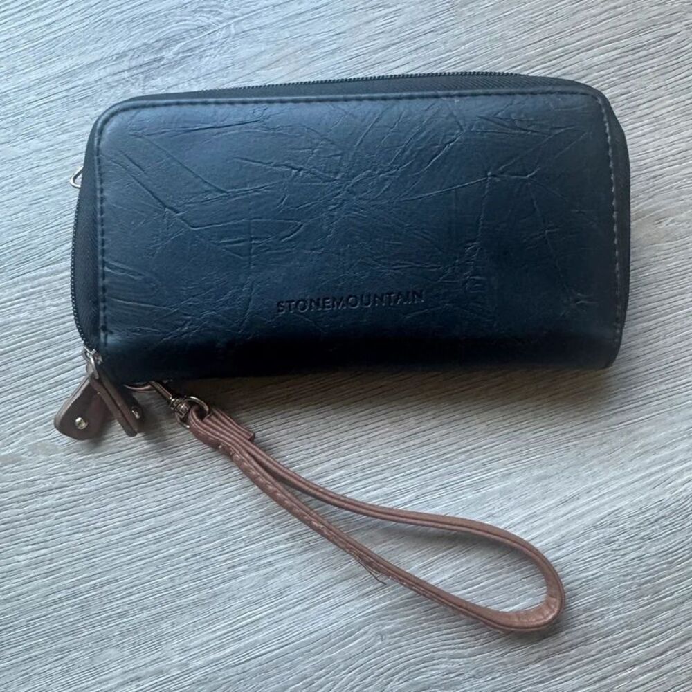 Stone Mountain Wallet / Wristlet *has flaw